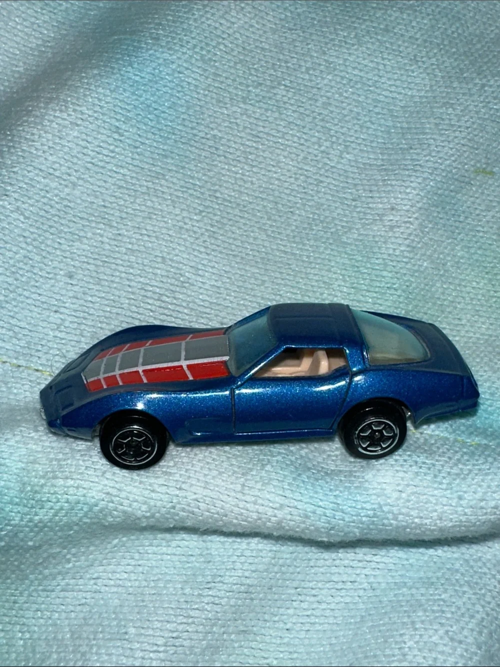 Yatming 70s No. 1080 vintage blue Chevrolet Corvette die-cast car